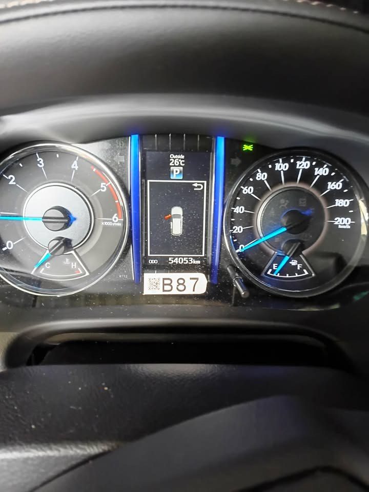 Toyota Fortuner 2.4 4x2 Diesel AT (White)